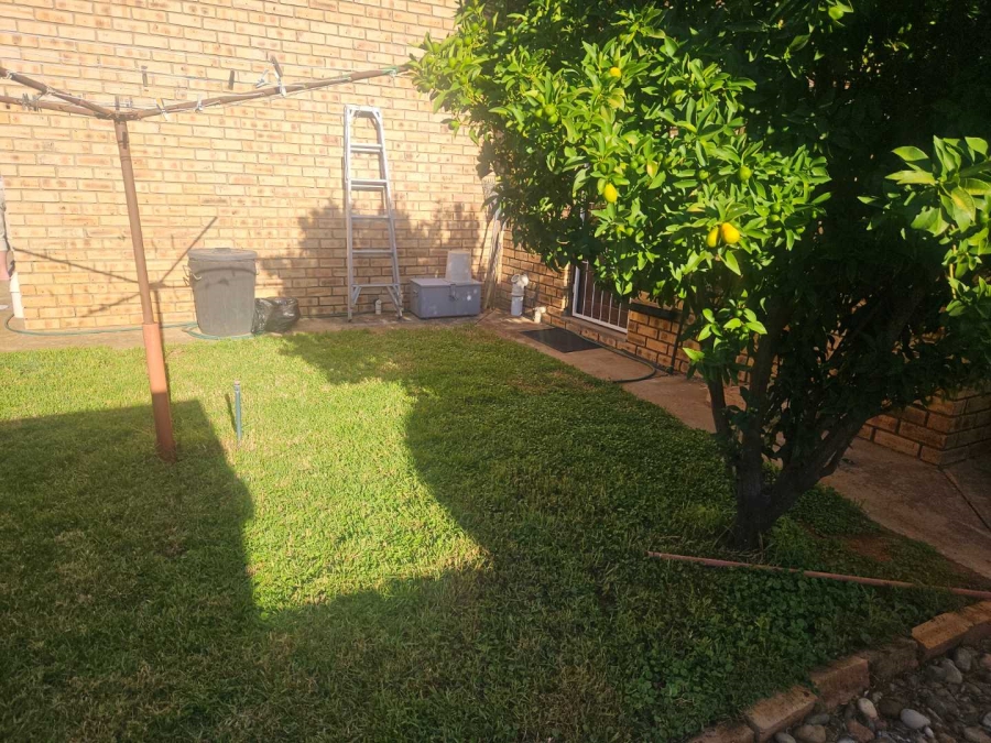 2 Bedroom Property for Sale in Rhodesdene Northern Cape